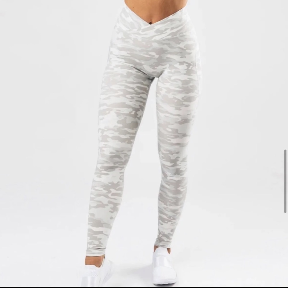 Surface Power Legging